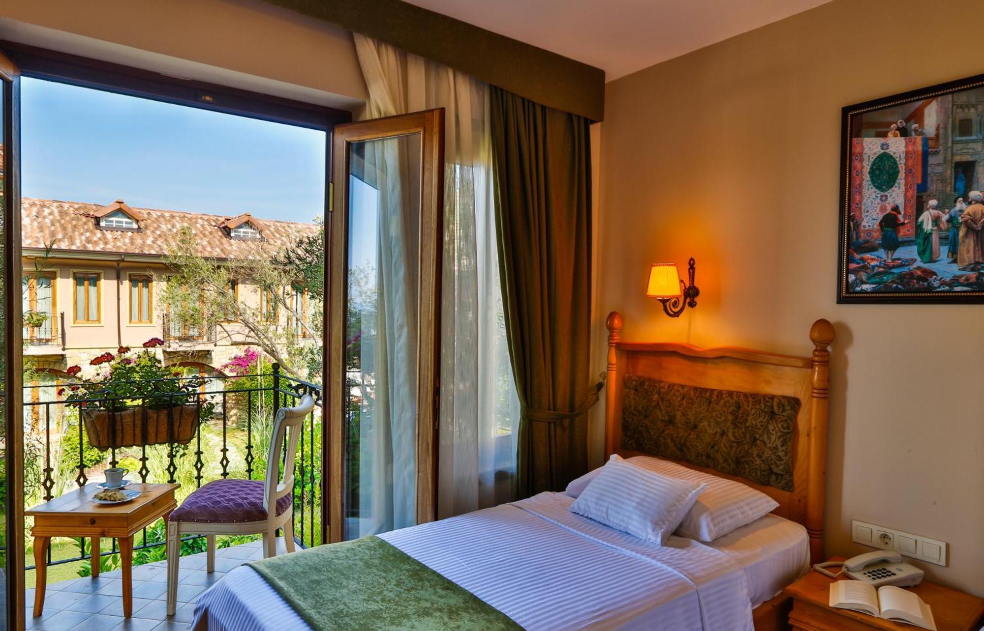 Palace Hotel Olive Odore Küçükkuyu Eksteriør billede